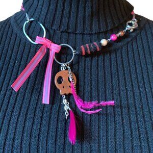 3x35$ 💀  Handmade - Skull short necklace ruban beads feather - brown pink